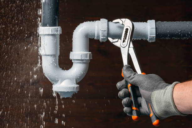 Professional Burst Pipe Repair technician working in Union, MS